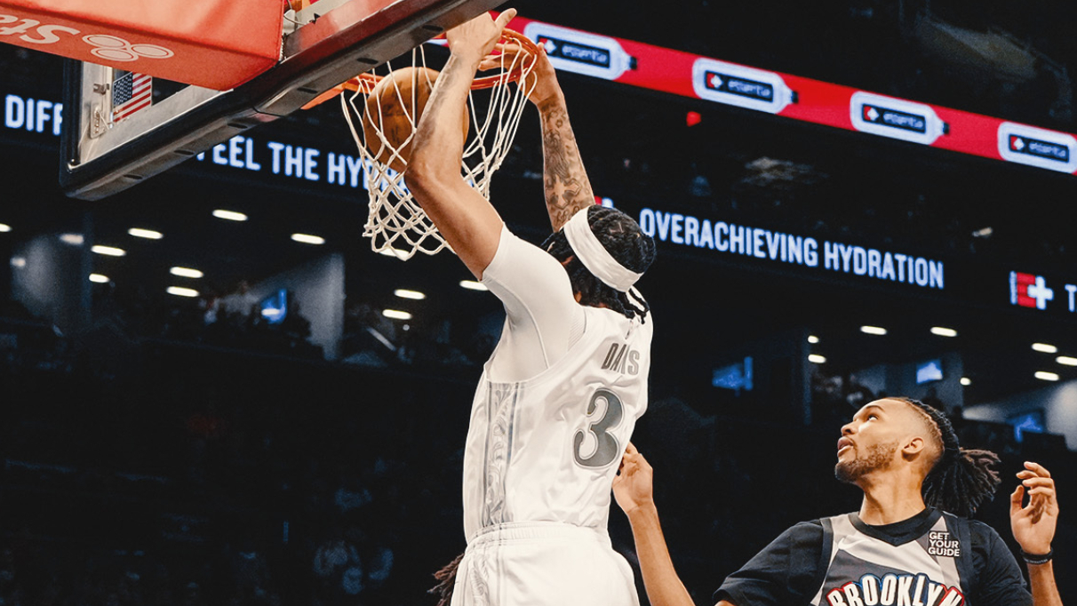 独行侠完胜深圳队，浓眉哥点燃赛场的简单介绍