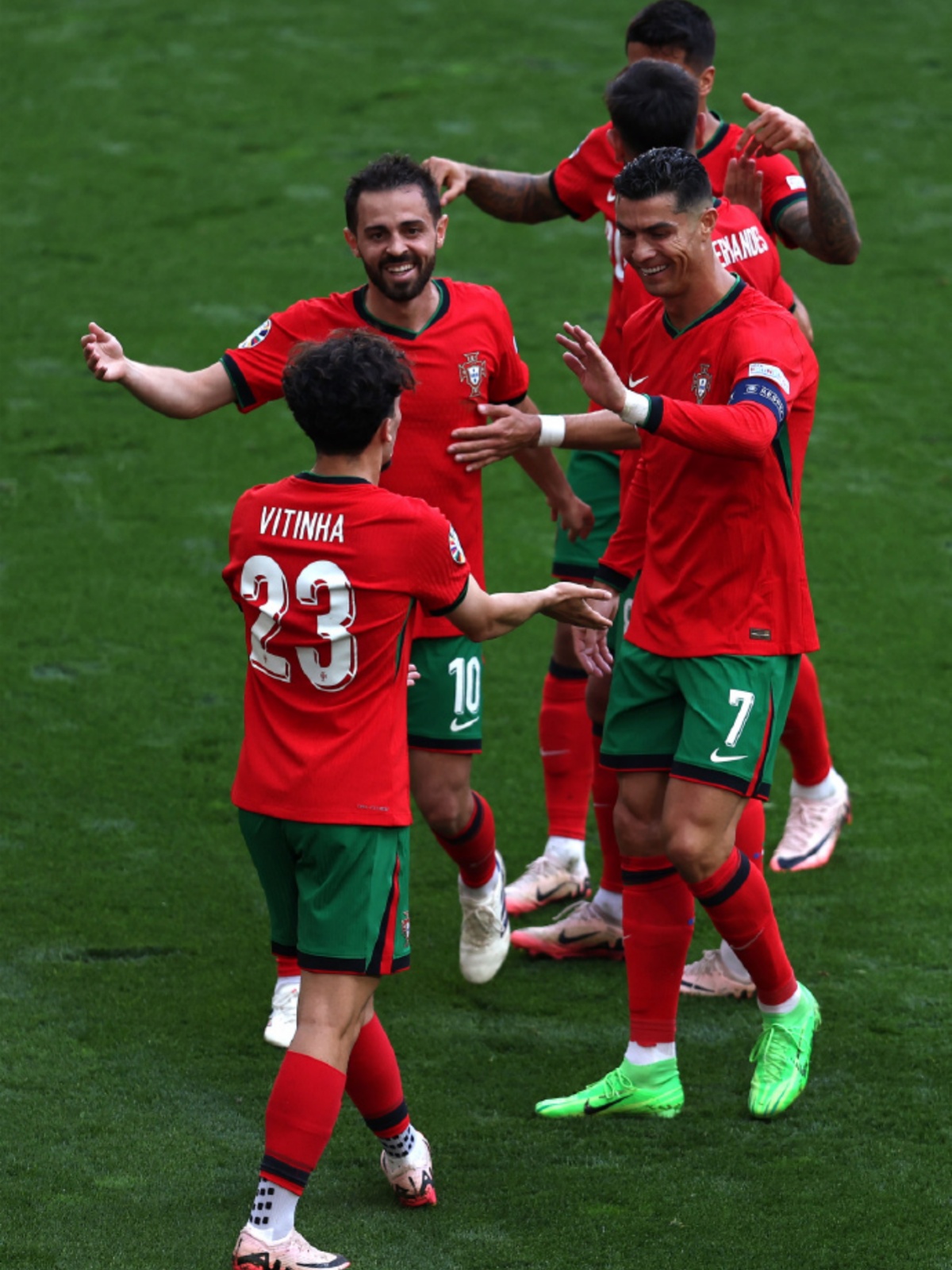 葡萄牙队逆转英格兰队,波尔扛起全队 葡萄牙队逆转英格兰队,波尔扛起全队