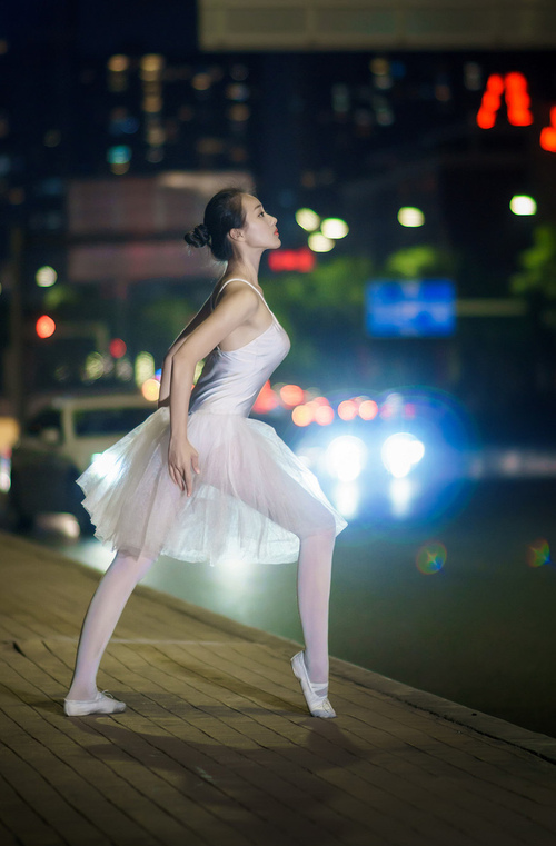 硬仗铸真金,北京力擒活塞,英格拉姆炽热状态定乾坤