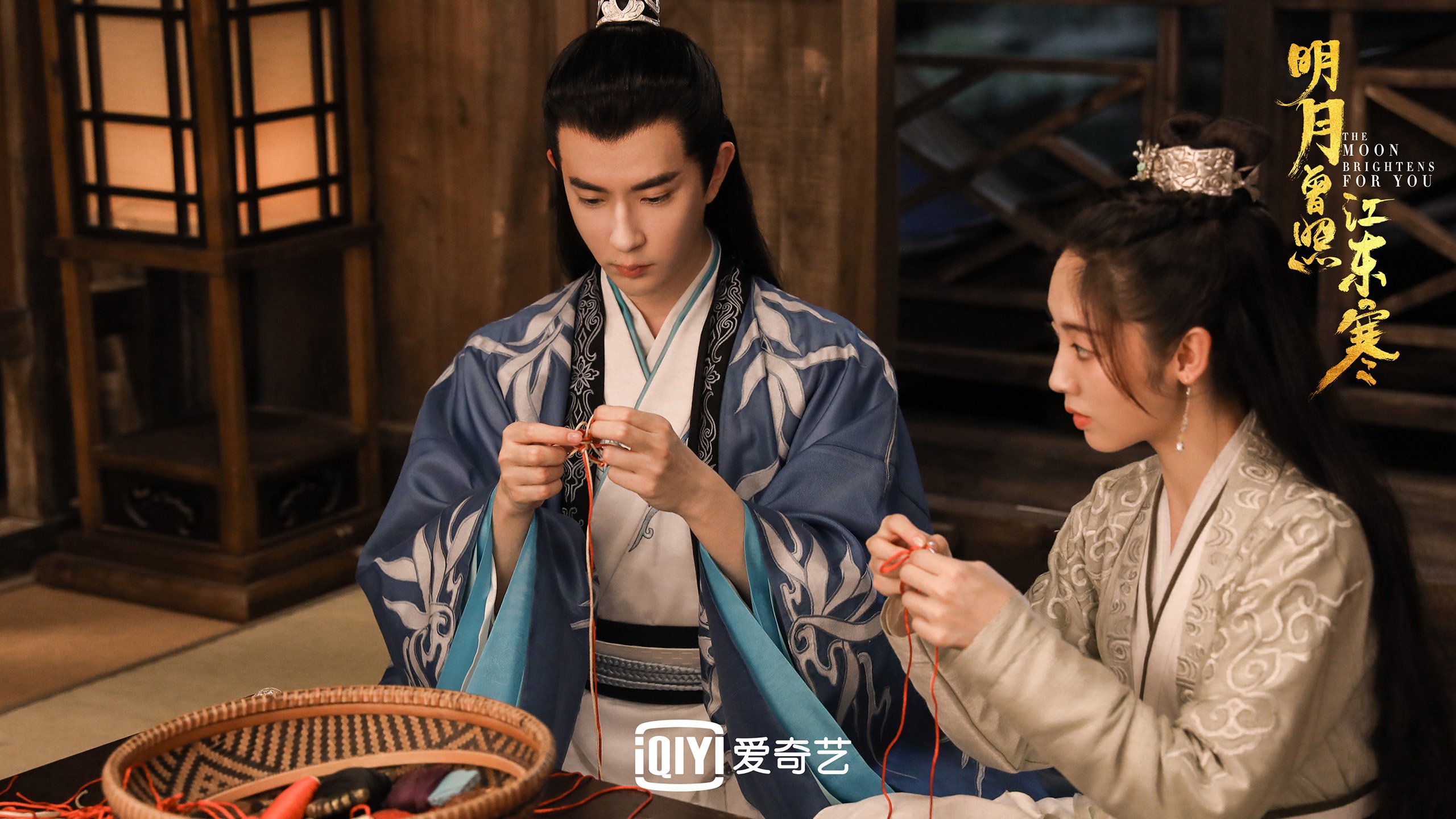 充满戏剧张力，既有冷门又有巨星，我来为你构思一篇独一无二的文章
